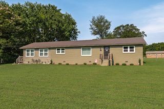 215 Old Huntsville Rd, Fayetteville, TN 37334