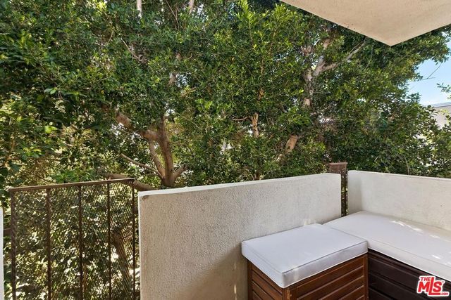 4445 Cartwright Avenue 310, Toluca Lake, CA 91602
