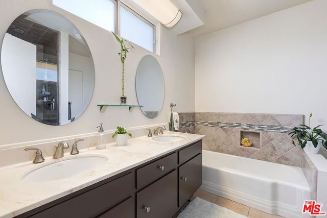 4445 Cartwright Avenue 310, Toluca Lake, CA 91602