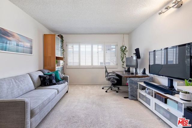 4445 Cartwright Avenue 310, Toluca Lake, CA 91602