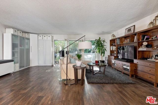 4445 Cartwright Avenue 310, Toluca Lake, CA 91602