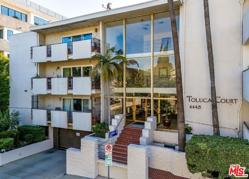 4445 Cartwright Avenue 310, Toluca Lake, CA 91602