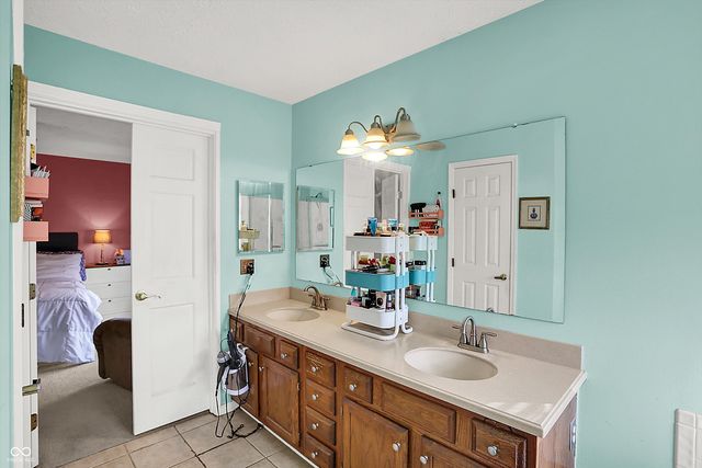 12587 Wolford Place, Fishers, IN 46038