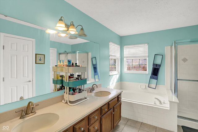 12587 Wolford Place, Fishers, IN 46038