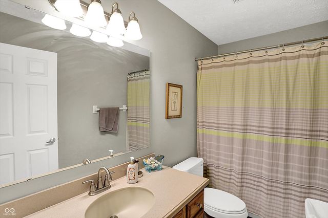 12587 Wolford Place, Fishers, IN 46038