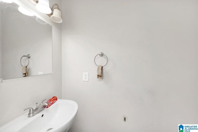 35 LINDEN CIRCLE, Hueytown, AL 35023