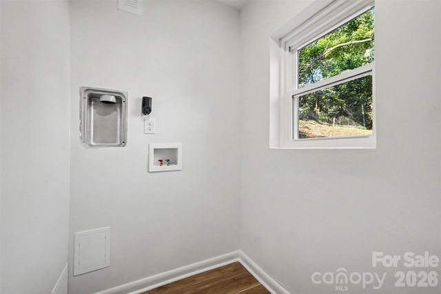 323 Whispering Pines Drive, Charlotte, NC 28217
