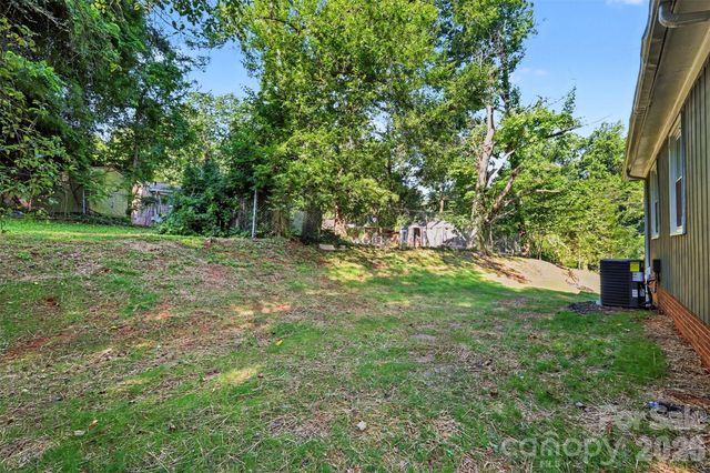 323 Whispering Pines Drive, Charlotte, NC 28217