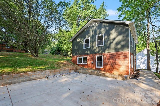 323 Whispering Pines Drive, Charlotte, NC 28217