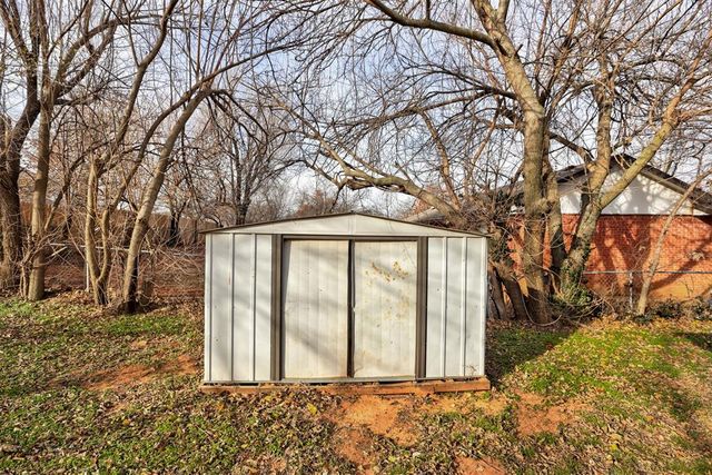 3304 Kathy Lane, Edmond, OK 73034