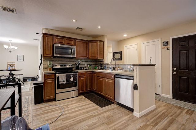 3304 Kathy Lane, Edmond, OK 73034