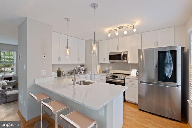 2384 BRANLEIGH PARK CT, Reston, VA 20191