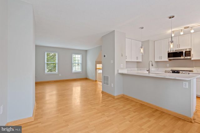 2384 BRANLEIGH PARK CT, Reston, VA 20191