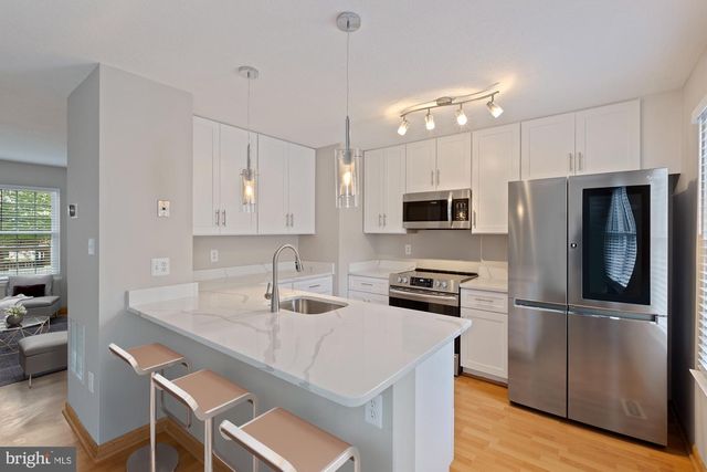 2384 BRANLEIGH PARK CT, Reston, VA 20191