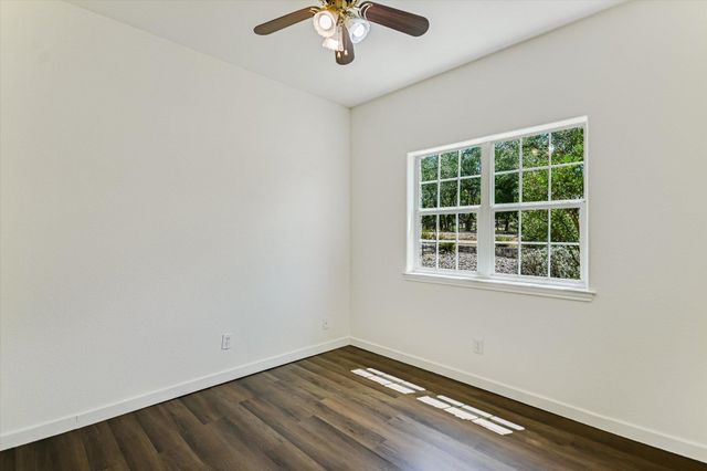 17 Falling Leaf LN, Wimberley, TX 78676
