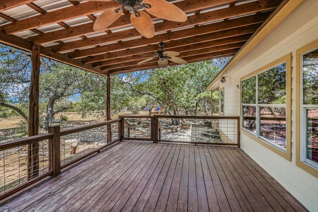 17 Falling Leaf LN, Wimberley, TX 78676