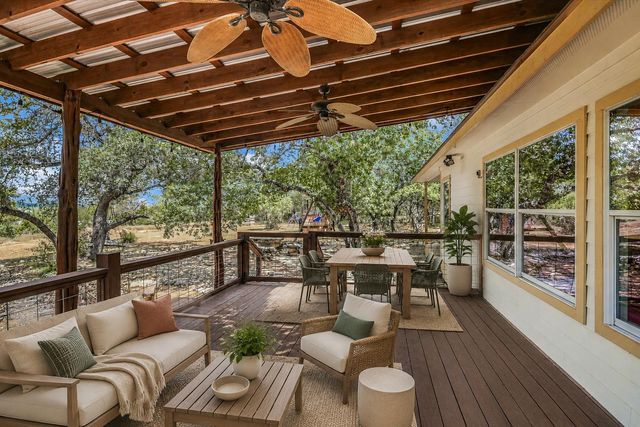17 Falling Leaf LN, Wimberley, TX 78676