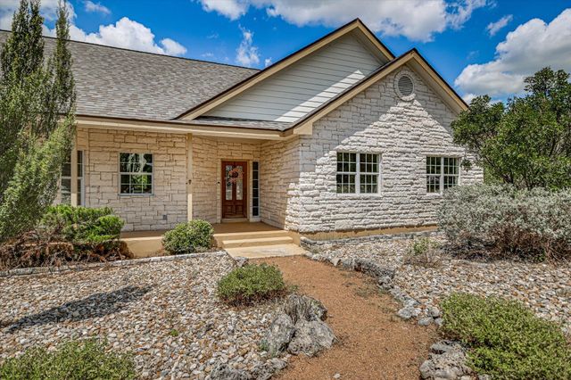 17 Falling Leaf LN, Wimberley, TX 78676