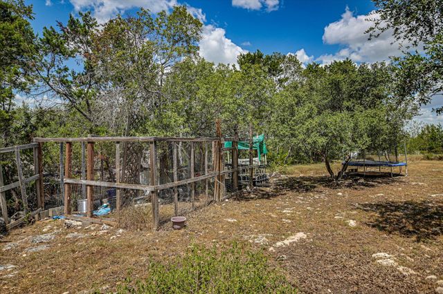 17 Falling Leaf LN, Wimberley, TX 78676