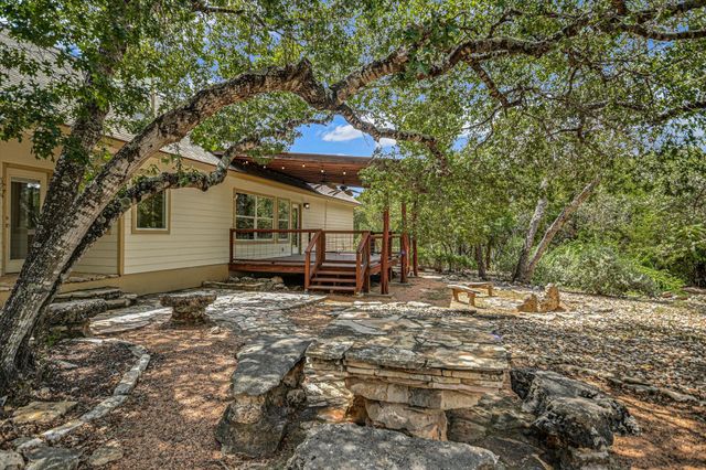 17 Falling Leaf LN, Wimberley, TX 78676