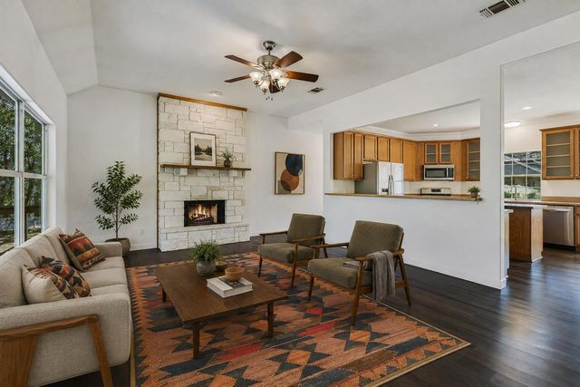 17 Falling Leaf LN, Wimberley, TX 78676