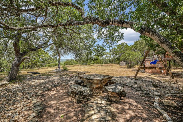 17 Falling Leaf LN, Wimberley, TX 78676