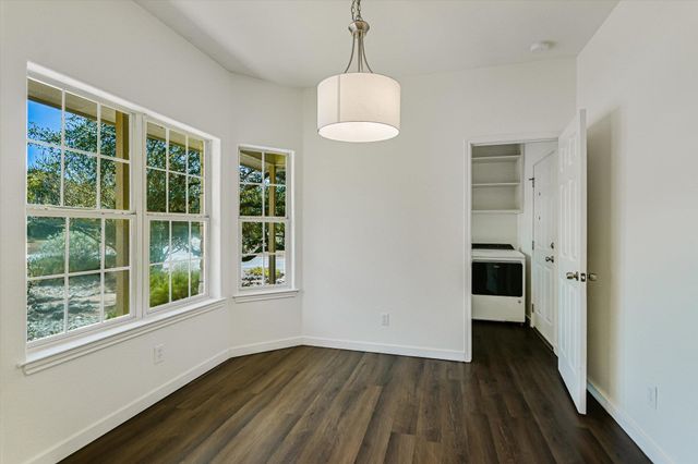 17 Falling Leaf LN, Wimberley, TX 78676