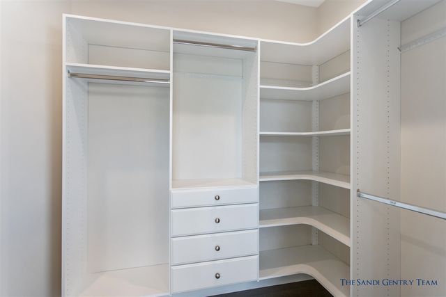 218 S Harbor Drive 202, Grand Haven, MI 49417