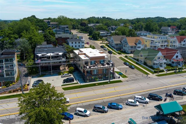 218 S Harbor Drive 202, Grand Haven, MI 49417