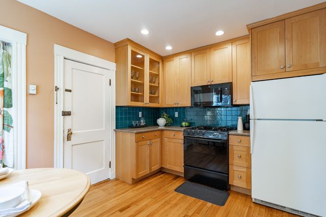 44 Boynton St B, Boston, MA 02130