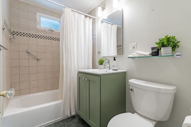 44 Boynton St B, Boston, MA 02130