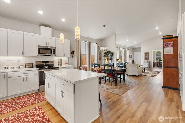 2110 Hawks View Lane, Winlock, WA 98596