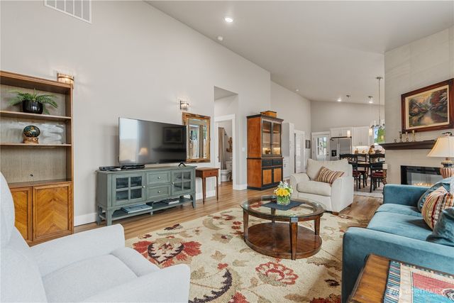 2110 Hawks View Lane, Winlock, WA 98596