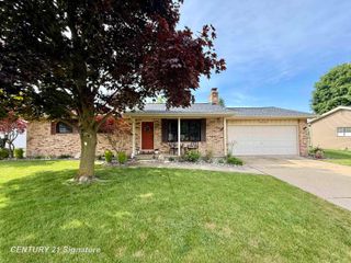 2363 Hetzner Drive, Saginaw Twp, MI 48603