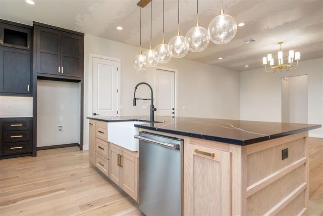 2920 Edgefield Lane, Norman, OK 73073