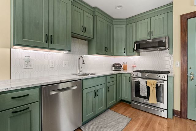1118 GRAND Court, Davenport, IA 52803