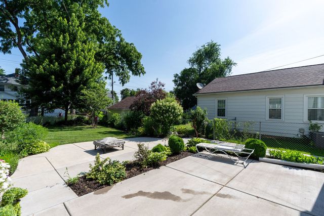 1118 GRAND Court, Davenport, IA 52803