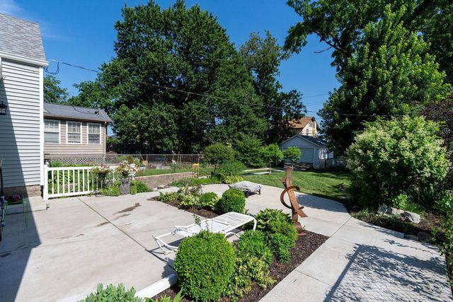 1118 GRAND Court, Davenport, IA 52803
