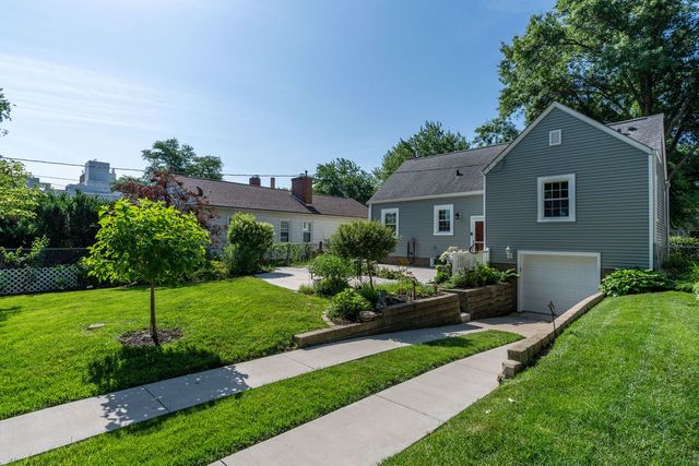 1118 GRAND Court, Davenport, IA 52803