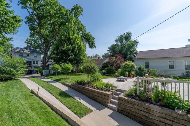 1118 GRAND Court, Davenport, IA 52803