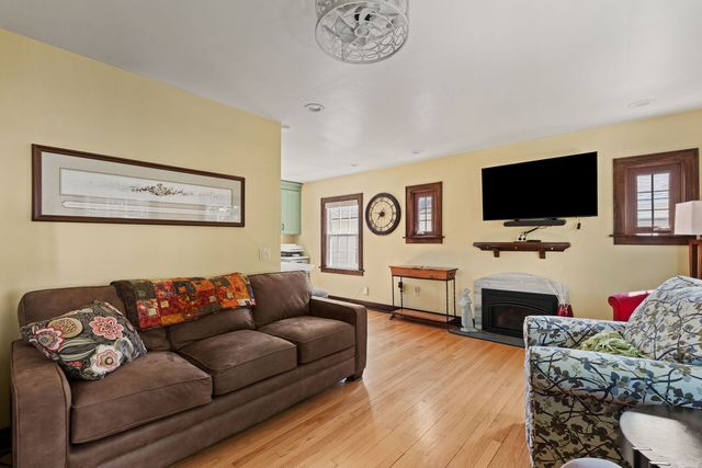 1118 GRAND Court, Davenport, IA 52803