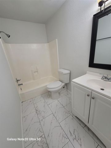 8046 Ellinger Lane, Houston, TX 77040