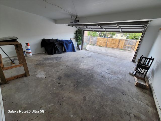 8046 Ellinger Lane, Houston, TX 77040