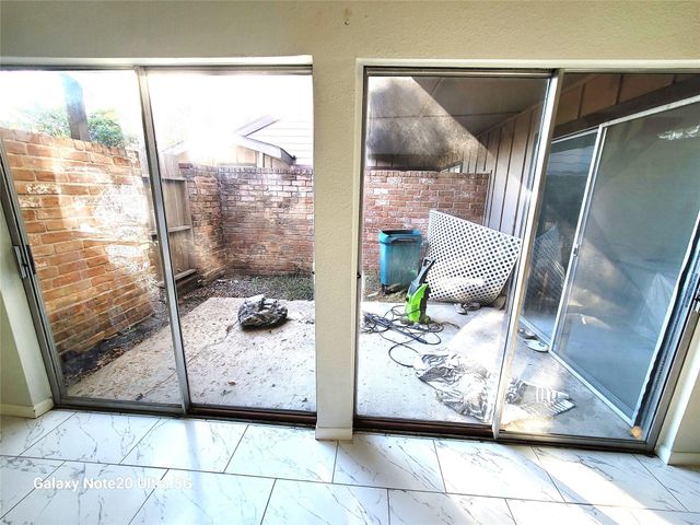 8046 Ellinger Lane, Houston, TX 77040