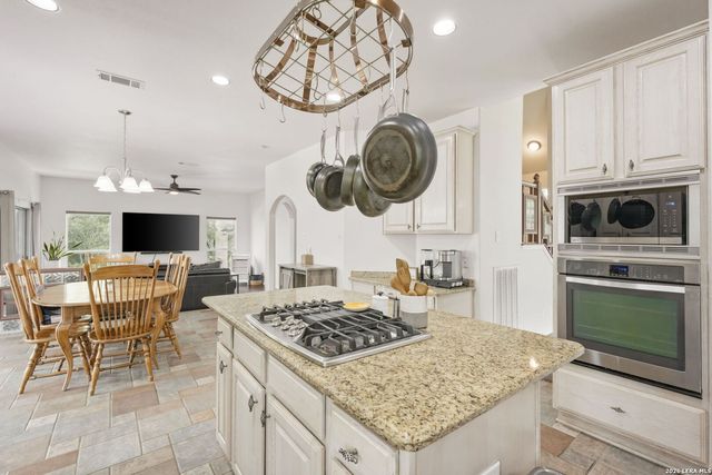 18355 EDWARDS BLF, San Antonio, TX 78259