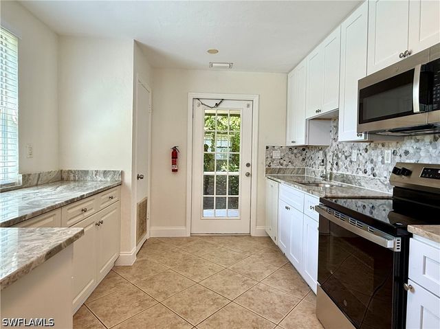 740 109th AVE N, Naples, FL 34108
