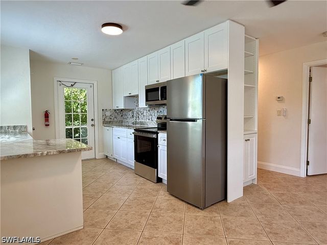 740 109th AVE N, Naples, FL 34108