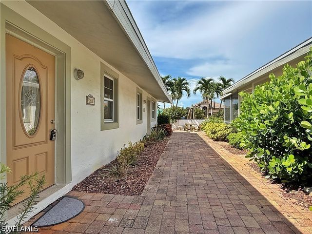 740 109th AVE N, Naples, FL 34108