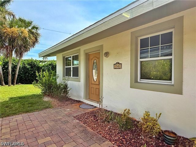 740 109th AVE N, Naples, FL 34108