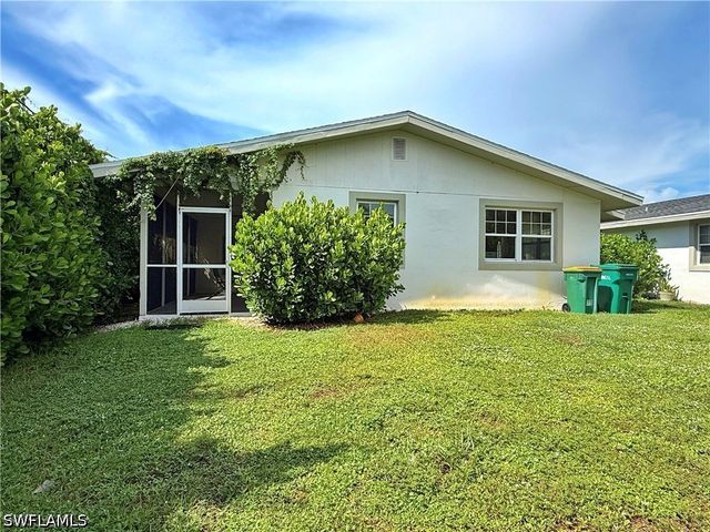 740 109th AVE N, Naples, FL 34108